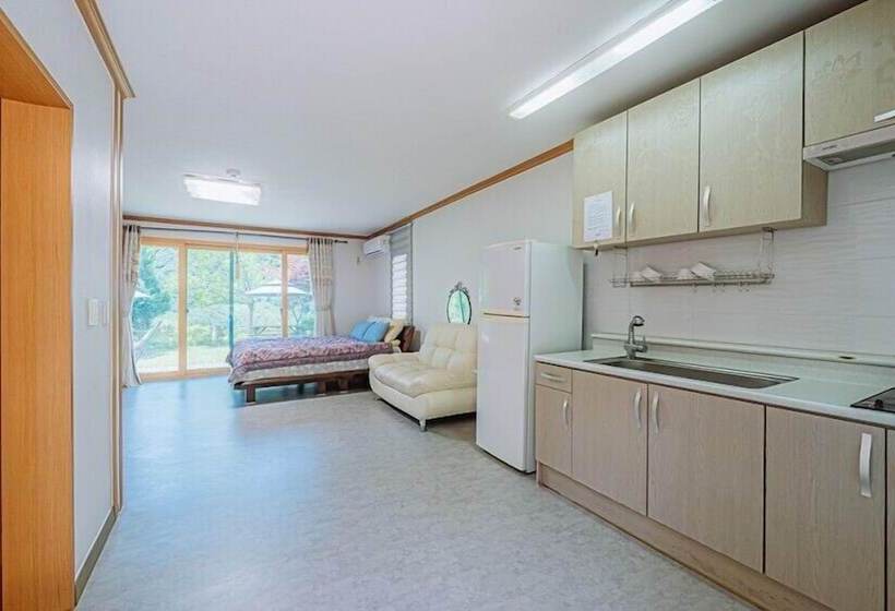 Youngwol Cloud Garden Pension