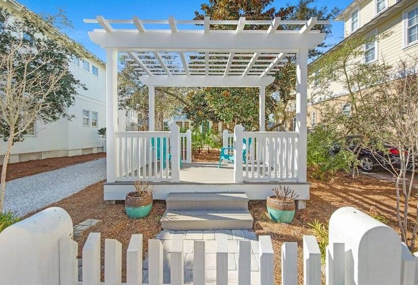 Quaint 2br/2.5ba Cottage Nestled Between 30a & Panama City Beach! Sleeps 6!