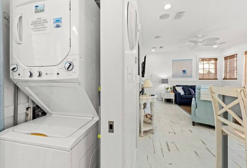 Quaint 2br/2.5ba Cottage Nestled Between 30a & Panama City Beach! Sleeps 6!