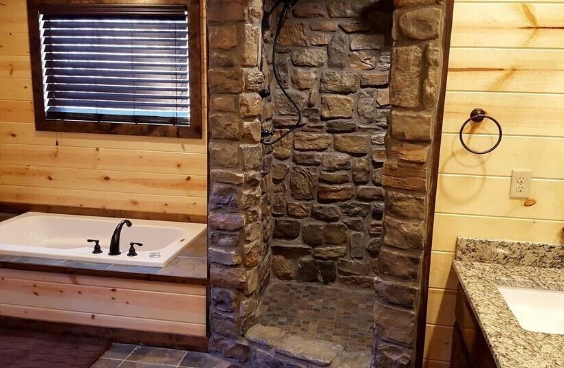Ace In The Hole Cabin In The Wood With Hot Tub And Fireplace By Redawning