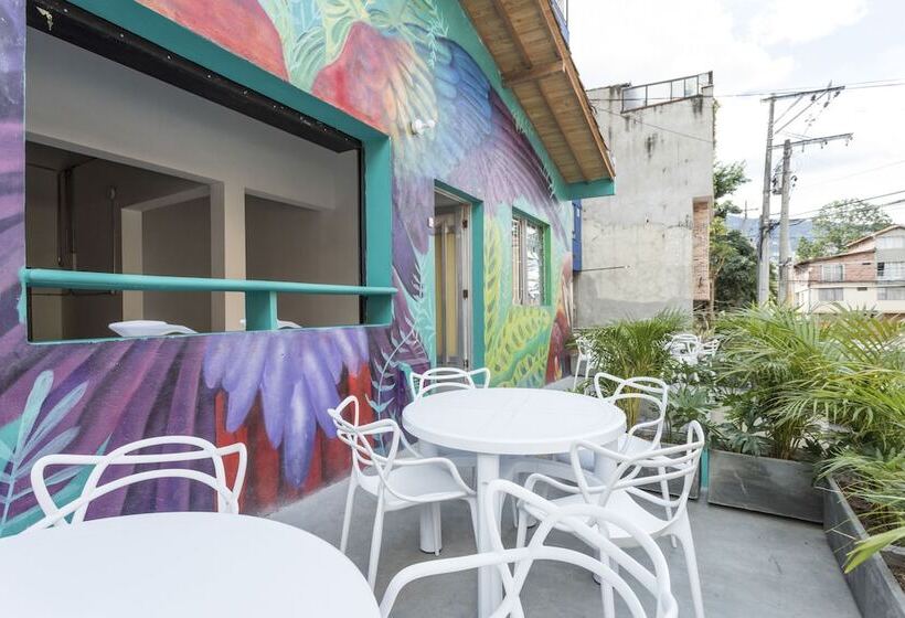 Gaston Coliving Hostel