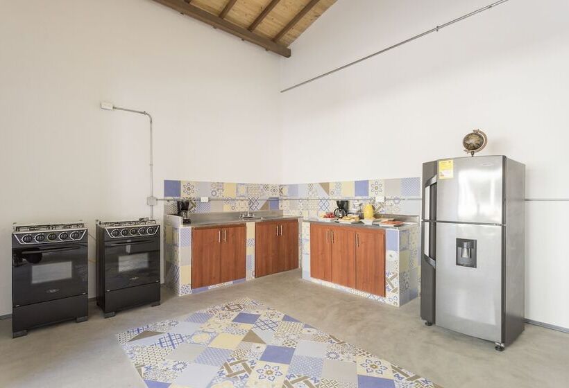 Gaston Coliving Hostel