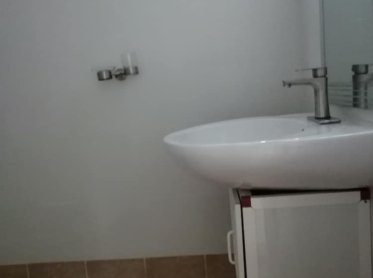 Salhiya Lodge   Hostel