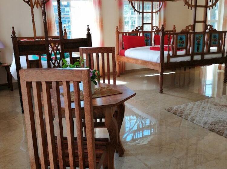 Salhiya Lodge   Hostel