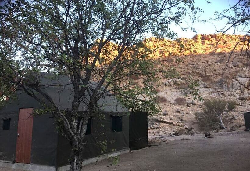 旅馆 Twyfelfontein Tented Camp