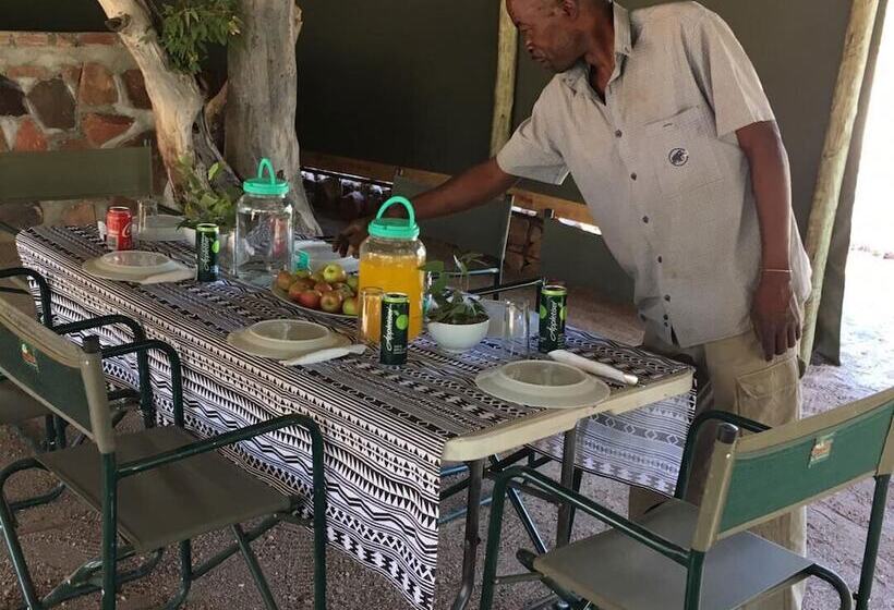 旅馆 Twyfelfontein Tented Camp