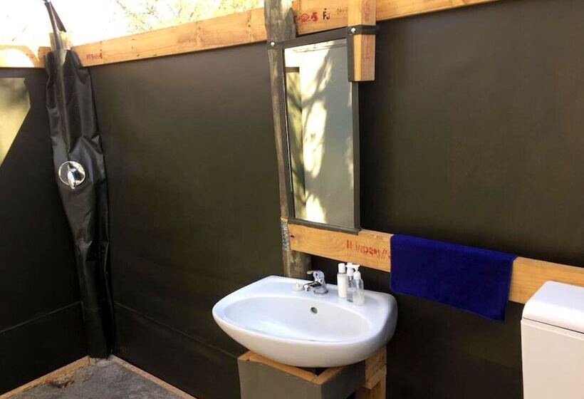 旅馆 Twyfelfontein Tented Camp