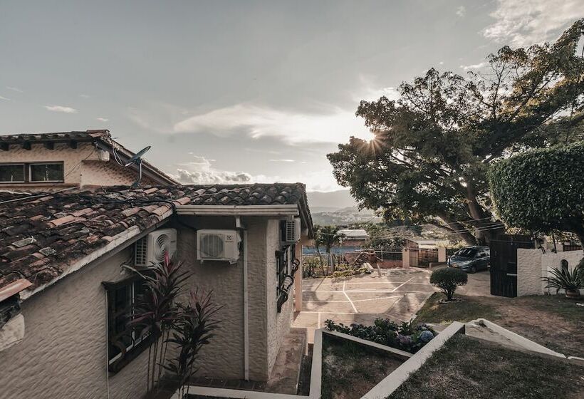 تختخواب و صبحانه Casa Lago Boutique