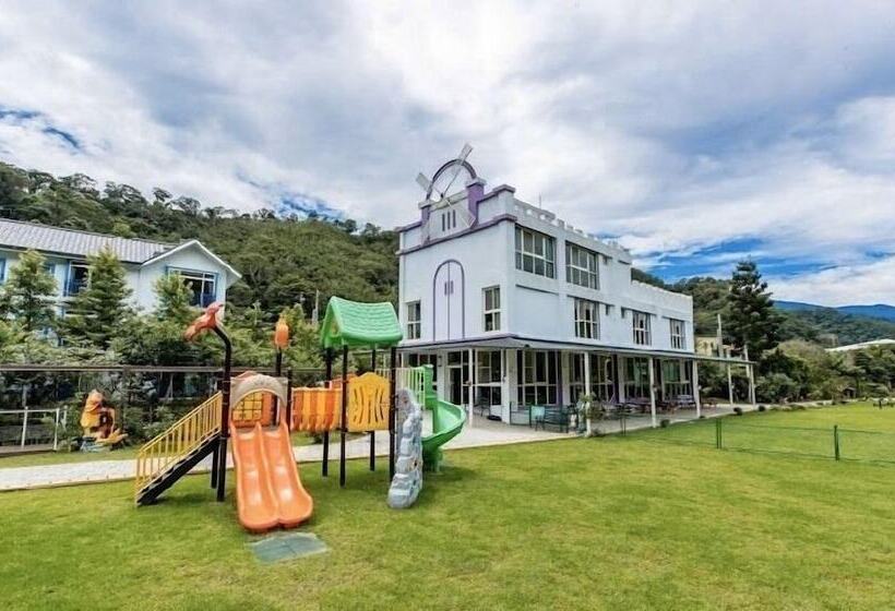 تختخواب و صبحانه Magnni Villa