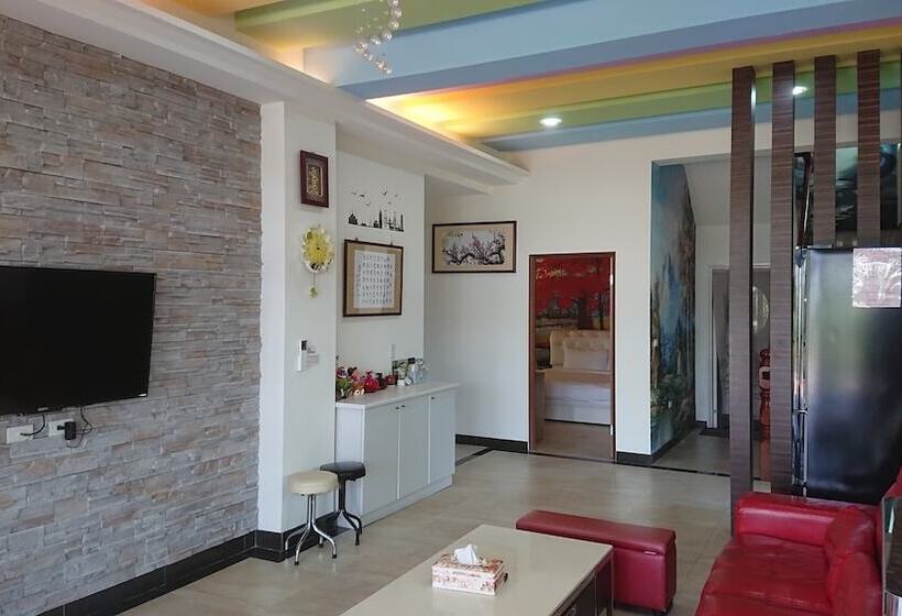 تختخواب و صبحانه Relax Homestay