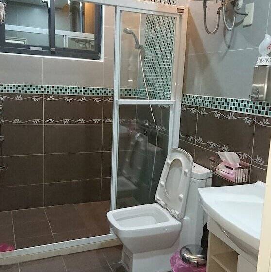 تختخواب و صبحانه Relax Homestay