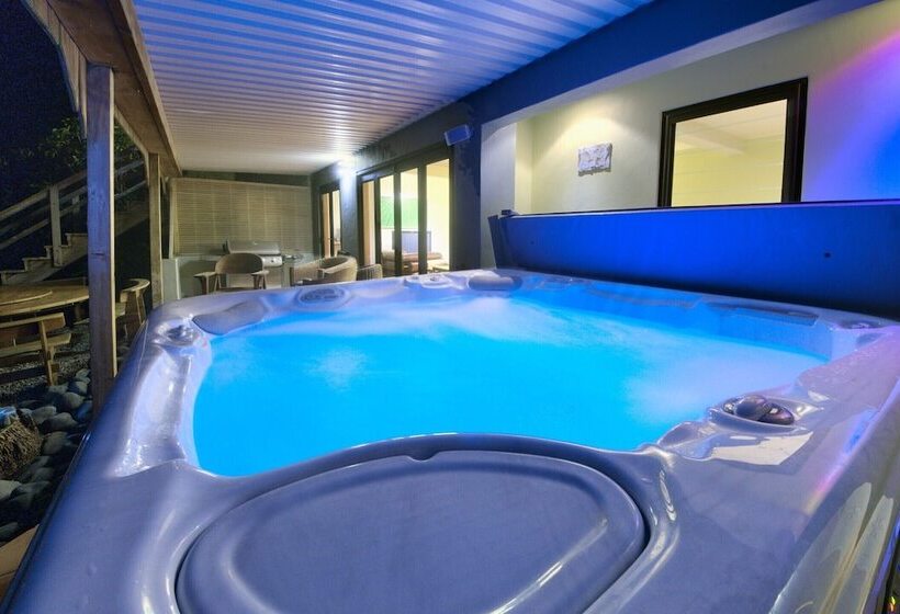 צימר Sandspit Lodge