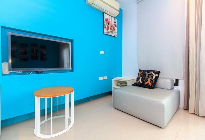 تختخواب و صبحانه Silimu Hostel