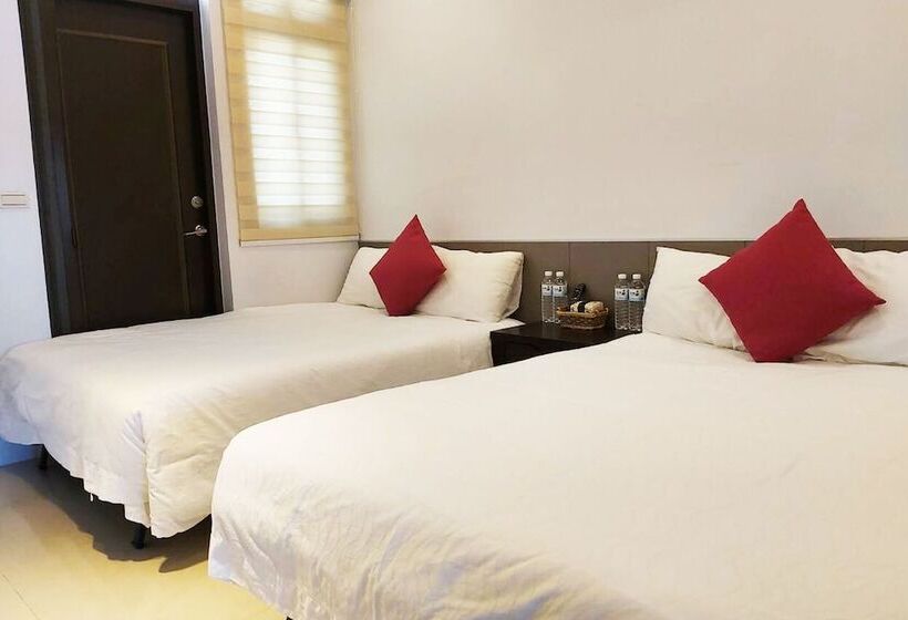 تختخواب و صبحانه Silimu Hostel