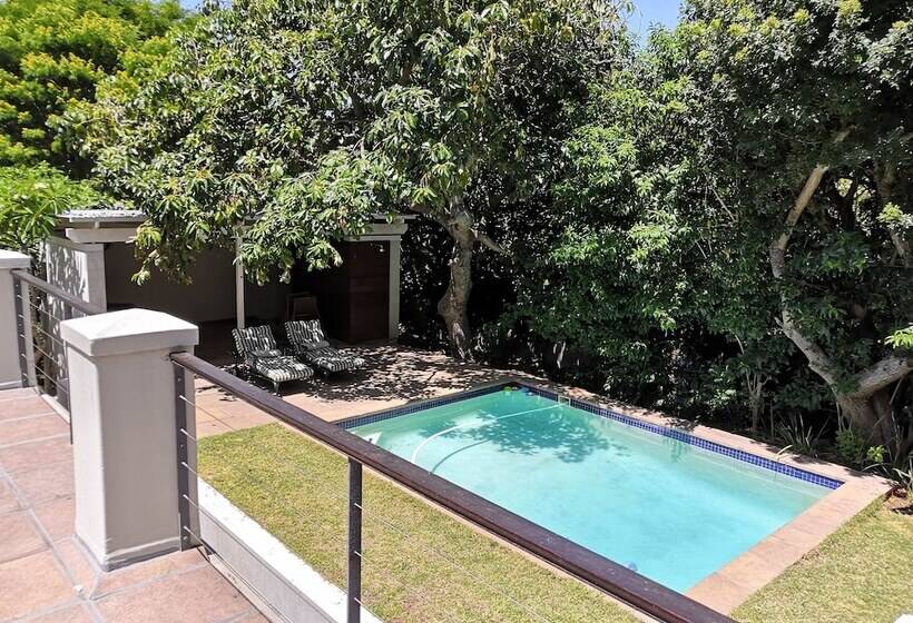 مبيت وإفطار T House