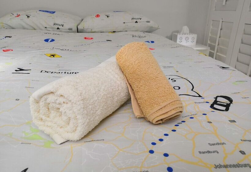 مبيت وإفطار T House