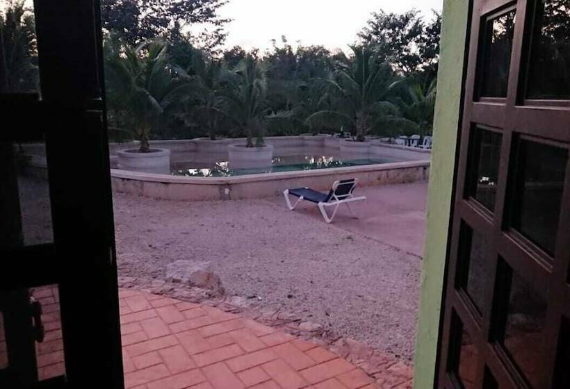 تختخواب و صبحانه Villa Xmaktuun