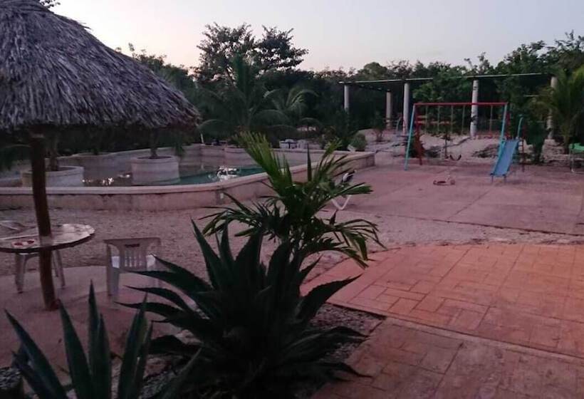 تختخواب و صبحانه Villa Xmaktuun