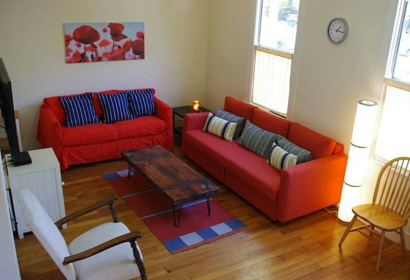 Berkeley Xxl Delux Supreme House