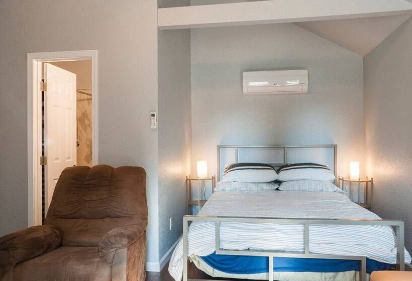 Berkeley Xxl Delux Supreme House