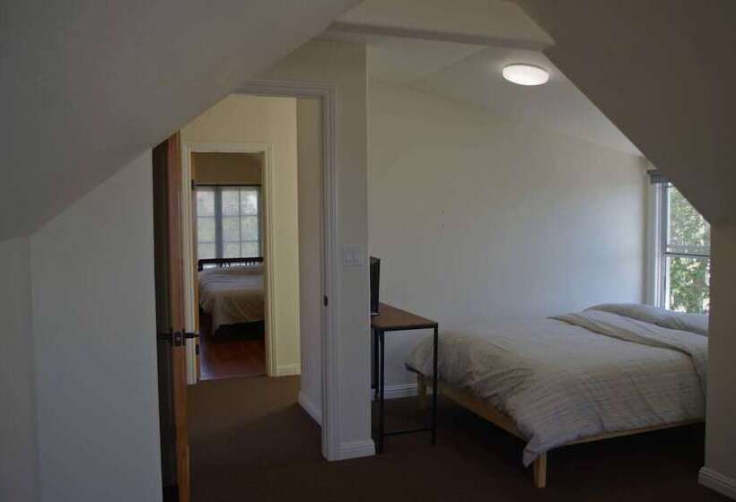 Berkeley Xxl Delux Supreme House