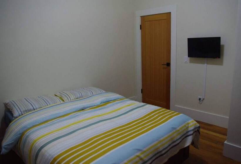 Berkeley Xxl Delux Supreme House