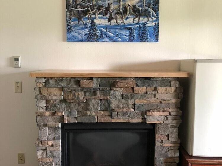 Blue Moon Resort And Motel