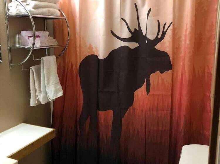 Blue Moon Resort And Motel