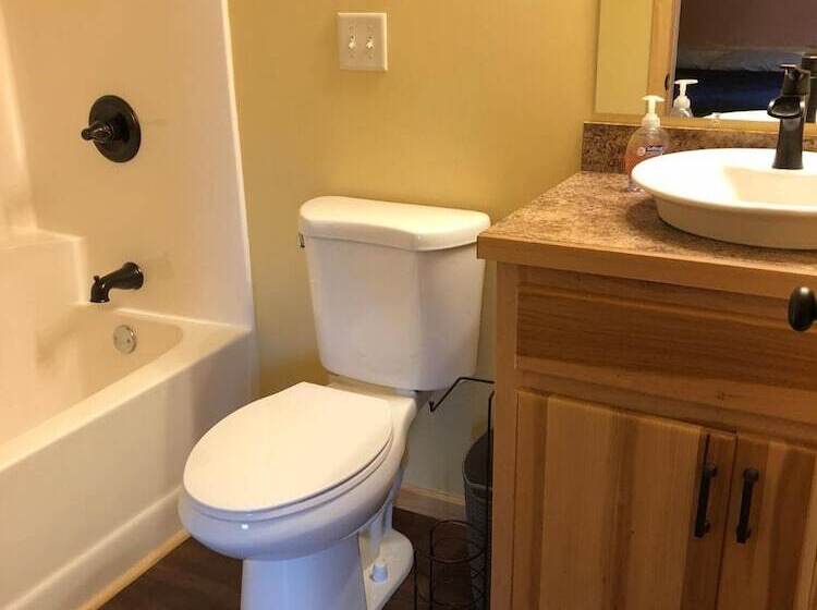 Blue Moon Resort And Motel