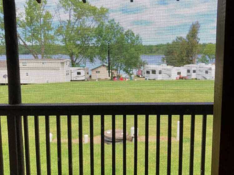 Blue Moon Resort And Motel