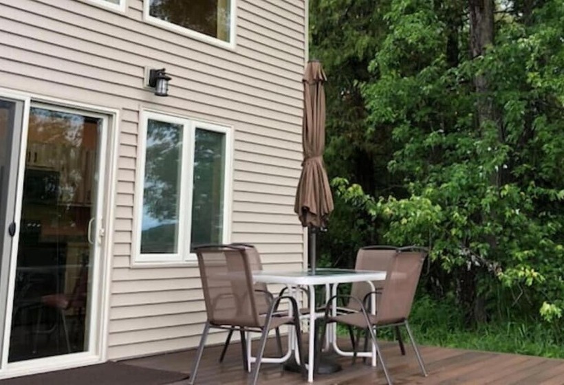 Blue Moon Resort And Motel