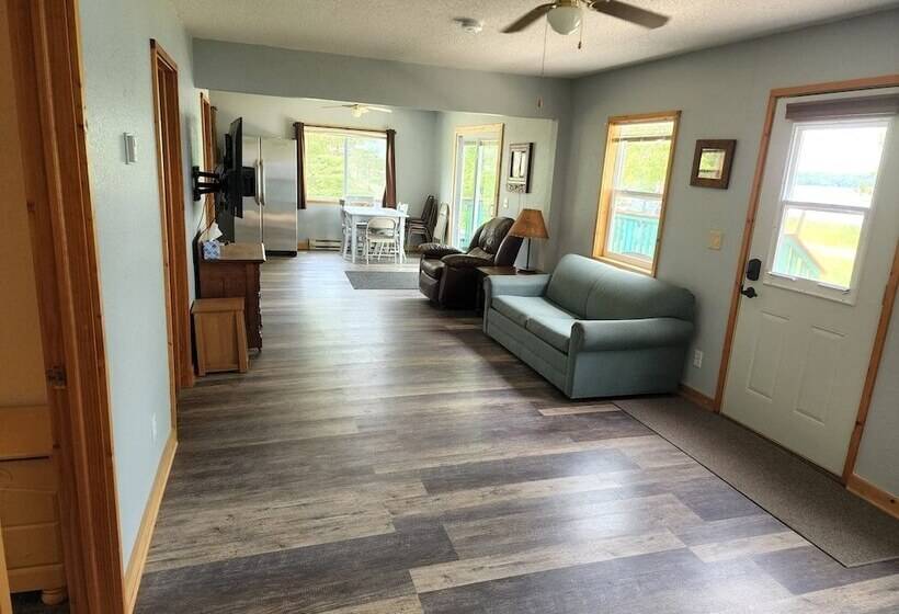 Blue Moon Resort And Motel