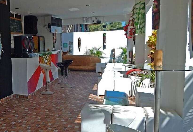 Burgues Mancora   Hostel