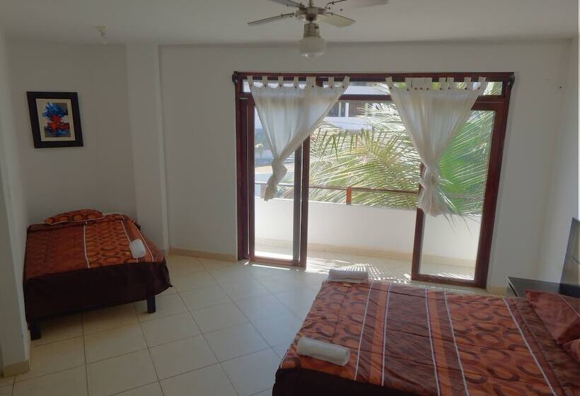 Burgues Mancora Hostel