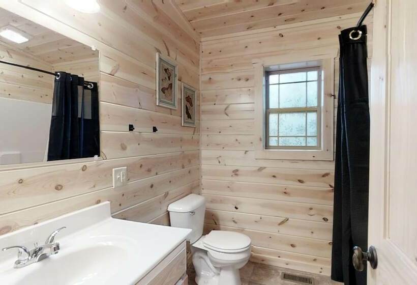 Foxes  Den Cabin With Private Hot Tub And Arcade Game By Redawning