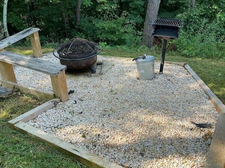 Foxes  Den Cabin With Private Hot Tub And Arcade Game By Redawning