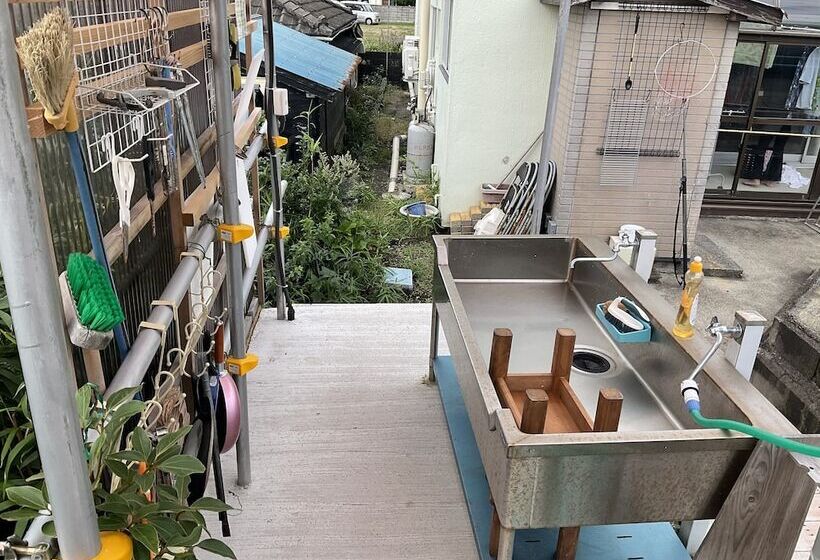 Guesthouse Koizumi  Hostel