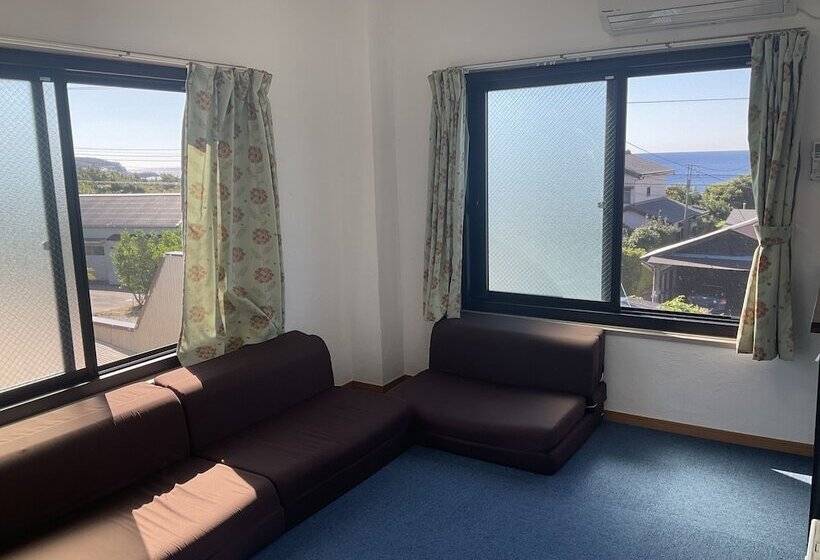 Guesthouse Koizumi  Hostel