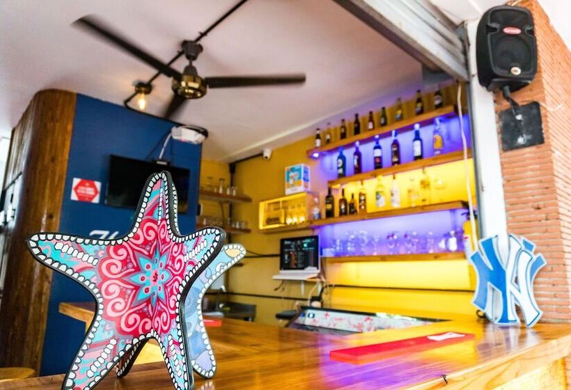 Hey Dude Hostal Bar