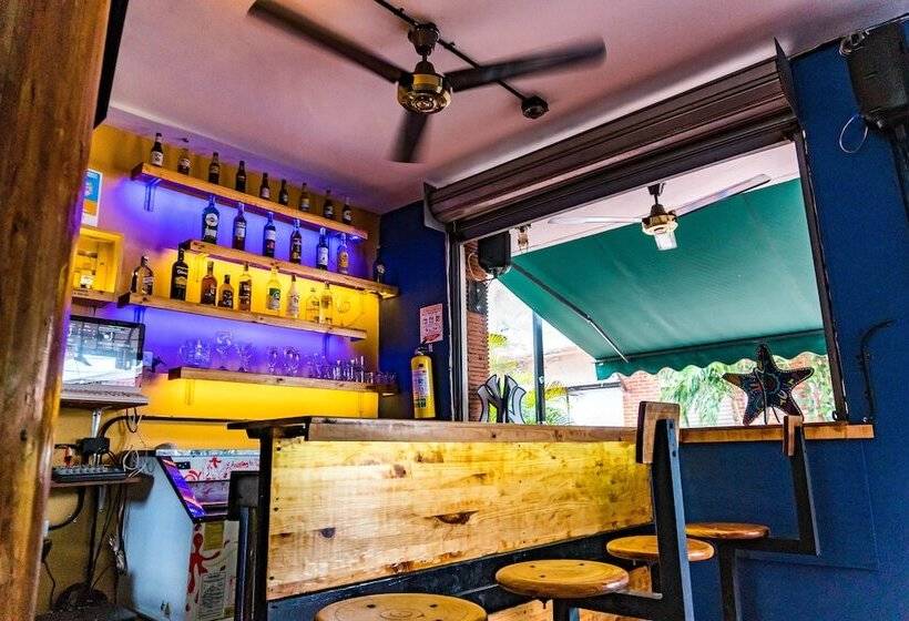 Hey Dude Hostal Bar