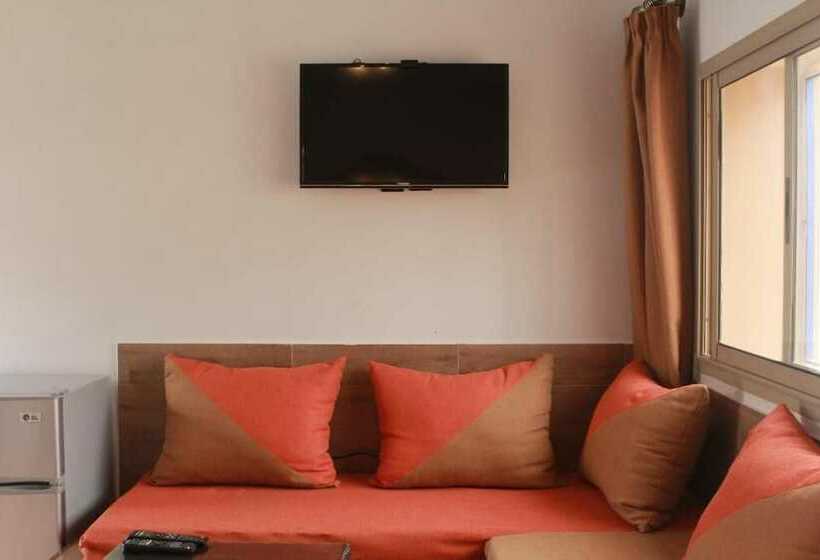 פונדק Auberge Tasra