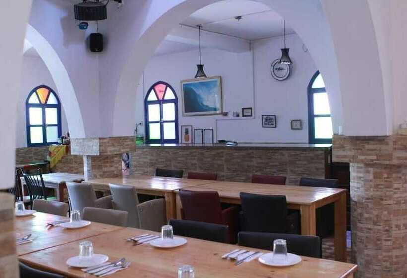 פונדק Auberge Tasra