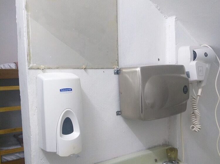 Hostal Canaan Hostel