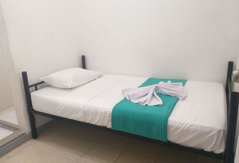 Hostal Canaan Hostel