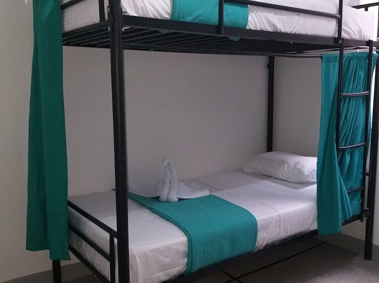 Hostal Canaan Hostel