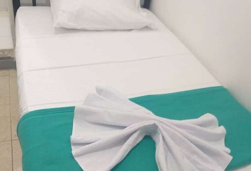 Hostal Canaan Hostel