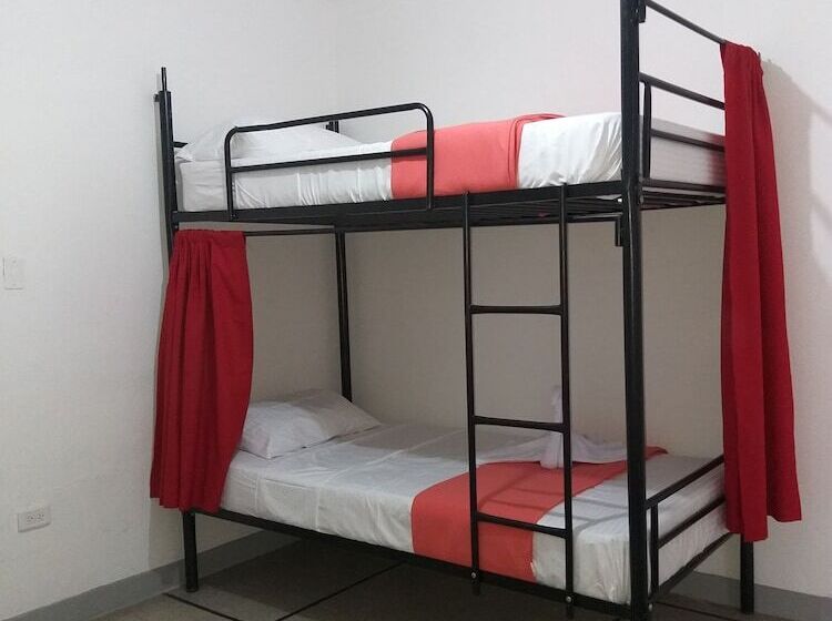 Hostal Canaan Hostel