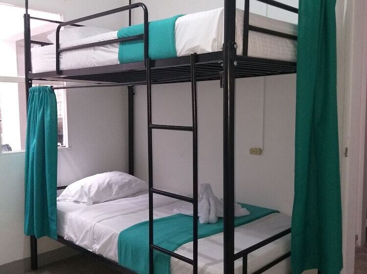 Hostal Canaan Hostel