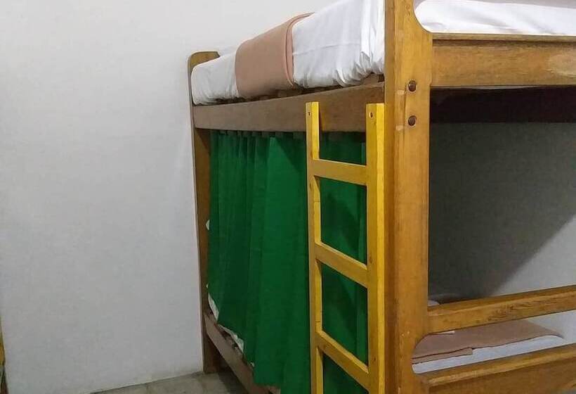 Hostal Canaan Hostel