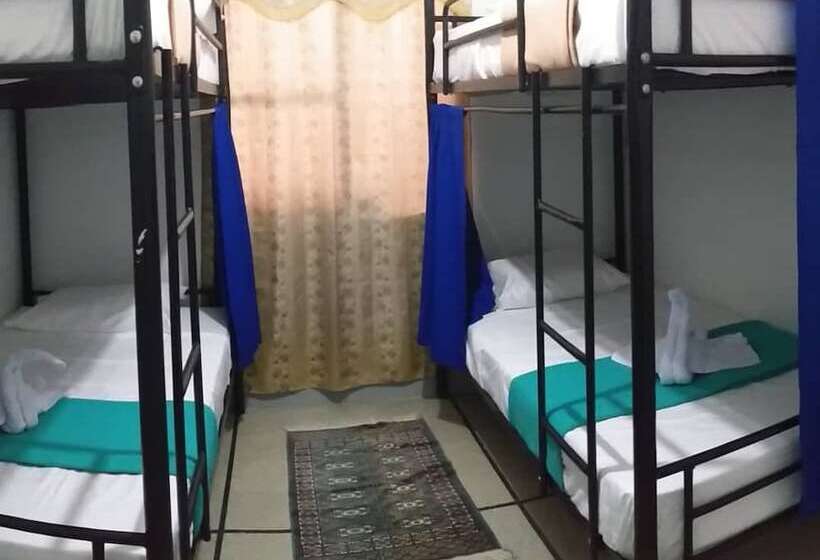 Hostal Canaan Hostel